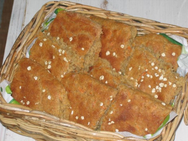 Helpot porkkanasämpylät