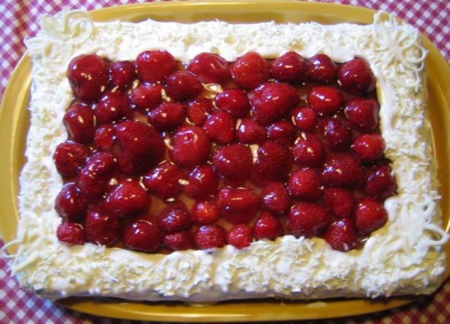 Mansikkakakku
