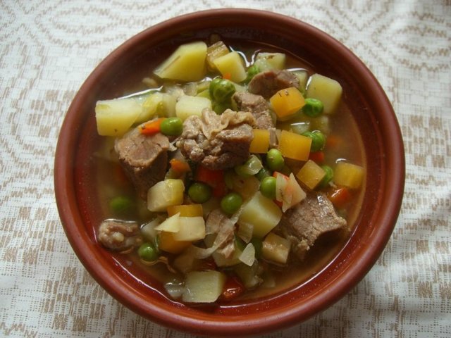 Karjalanpaistista Lihakeittoa