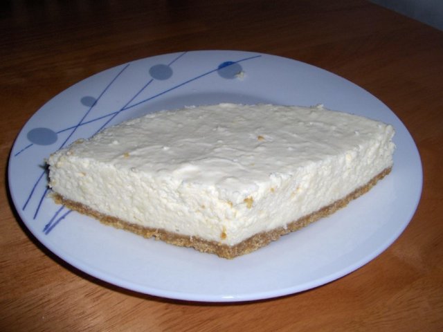Valkosuklaakakku