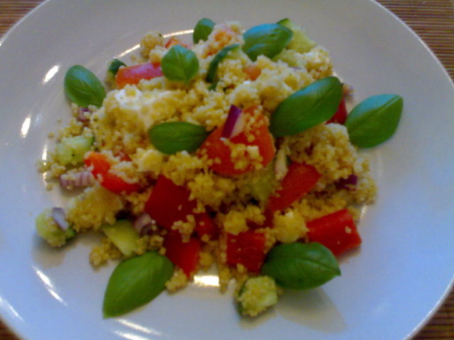 Cous cous-salaatti