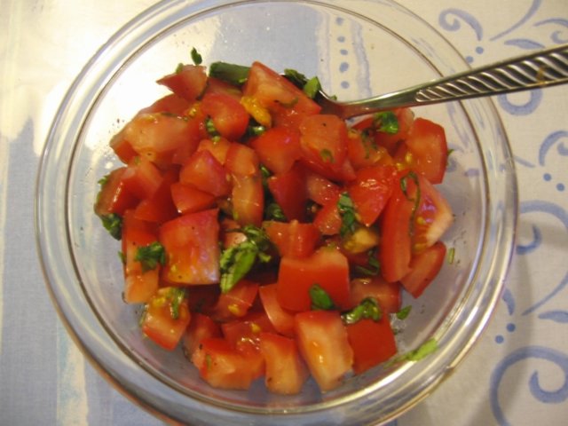 Nopsa tomaattisalaatti