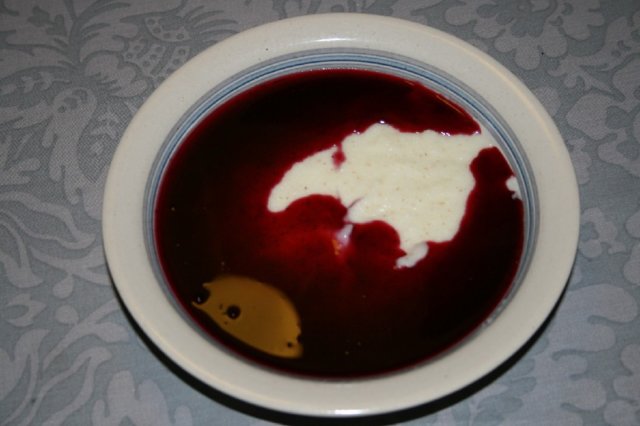 Mannapuuro ja mustikkasoppa