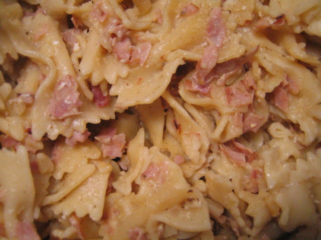 Tosi helppo kinkkupasta