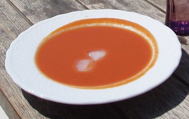 Reseptikuva: Punaviinigazpacho -espanjalainen kylmä tomaattikeitto 1