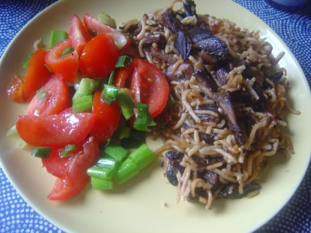 Sieni-spagettipannu