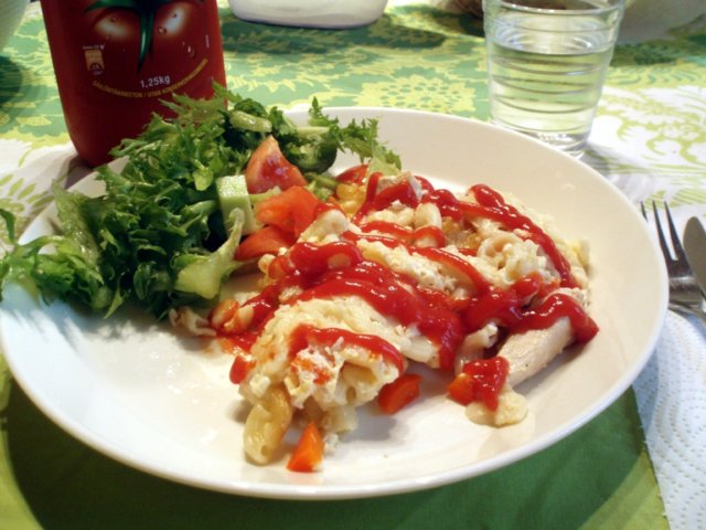 Broileri-makaronilaatikko-image