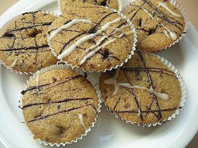 Appelsiini-pätkismuffinit