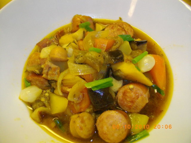 Oktoberfest Pata (makkara-vihannes-olutpata)