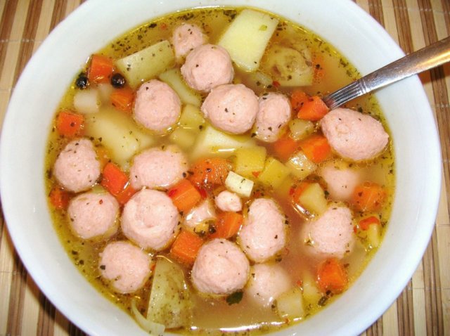 Siskonmakkarakeitto-image