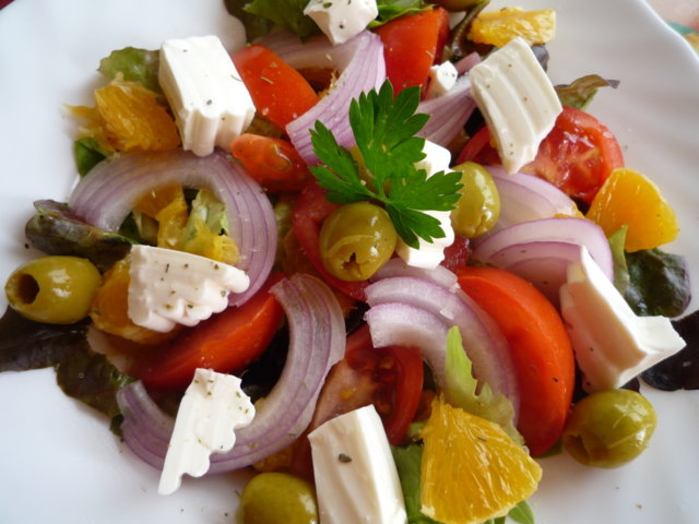 Silmäniloa salaatissa.