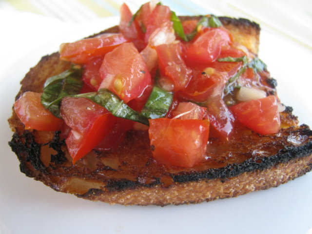 Brushetta/paahdettua leipää