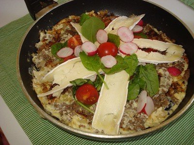 Jauhelihamunakas briejuuston kera