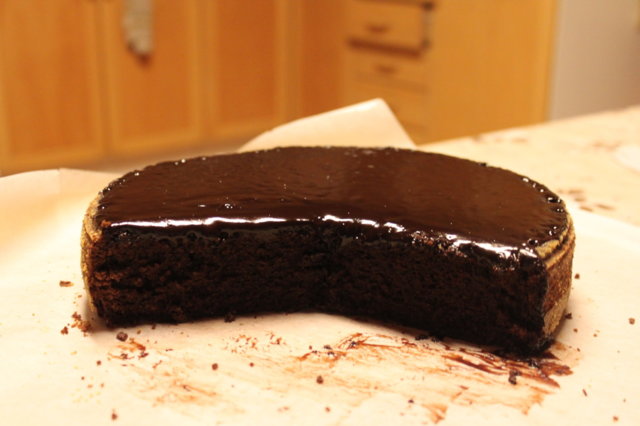 Tahmea suklaakakku