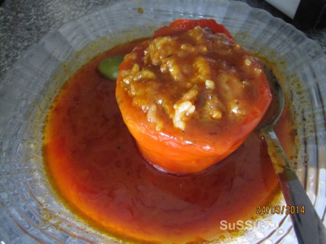 Reseptikuva: Täytetyt paprikat tomaattikastikkeessa 1