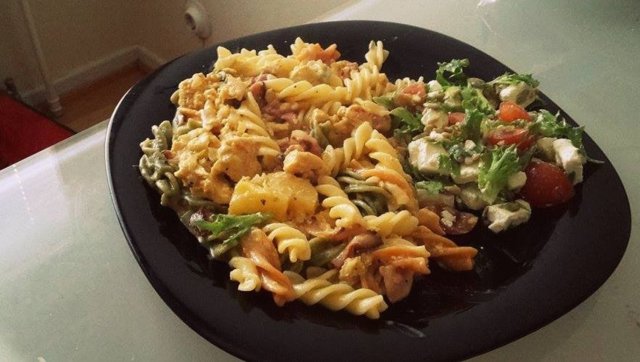 Juustoinen Kana Pekonipasta Resepti Kotikokki Net