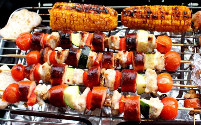 Sitruunaöljyssä Grillatut Vihannes-Kanavartaat