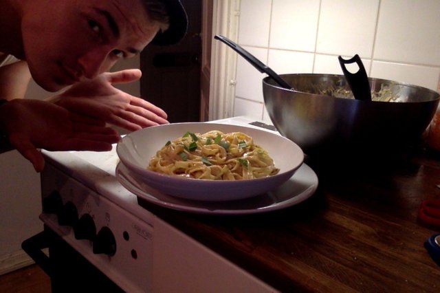 Nopea ja herkullinen Kana-Salviapasta