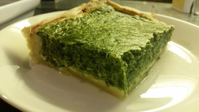 Pinaatti-fetapiirakka