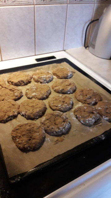 Pähkinäiset ruissämpylät