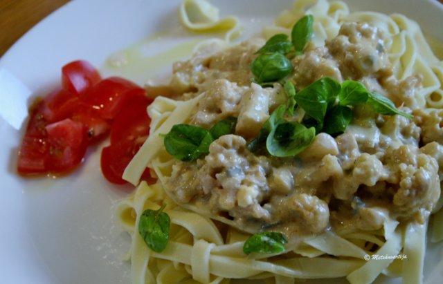 Kukkakaali Aurapasta