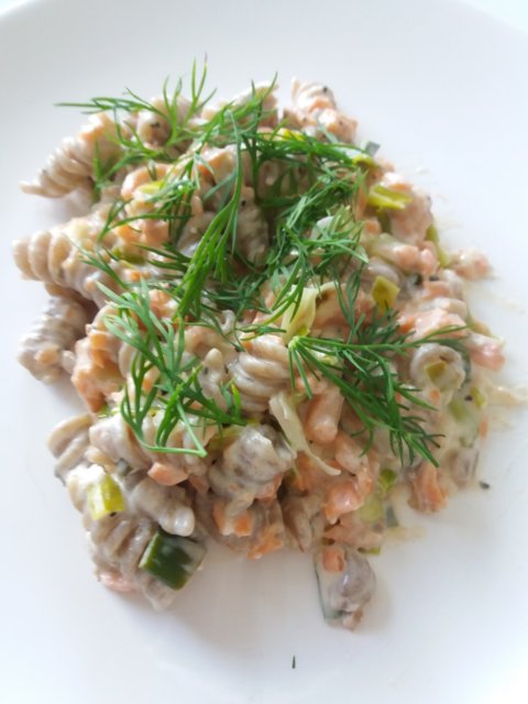 Kylmäsavulohipasta