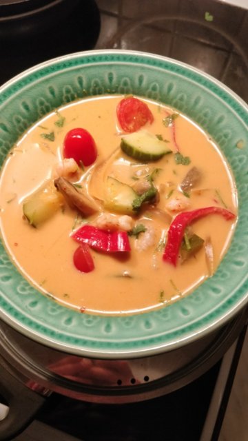 Punainen Curry katkaravuilla