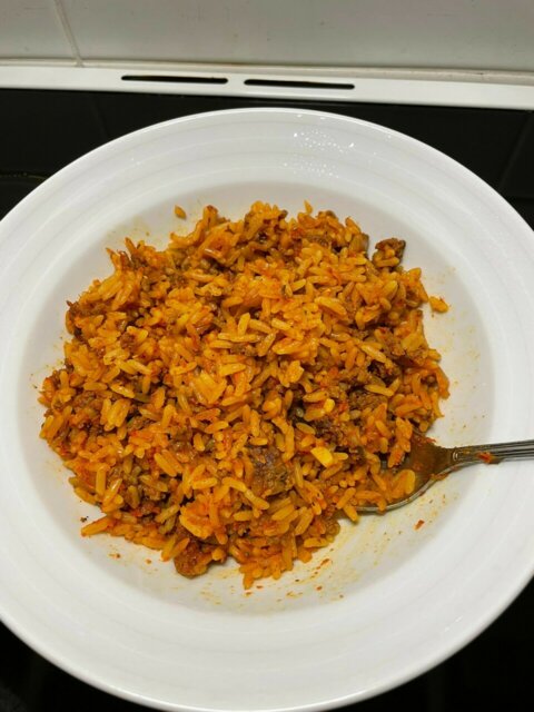 Jollof rice uunissa