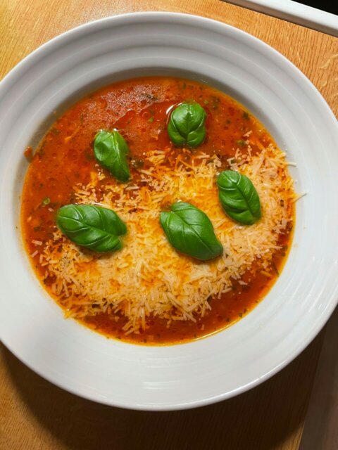 Kana-linssikeitto (arrabbiata)