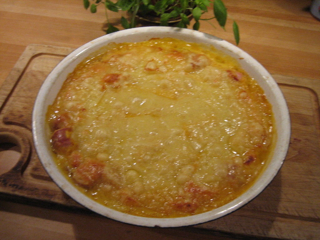 Äidin nakkilaatikko Resepti