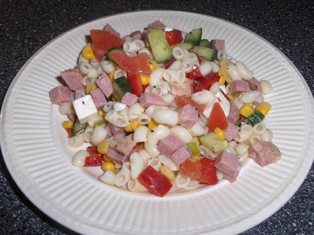 Kinkkupastasalaatti Resepti