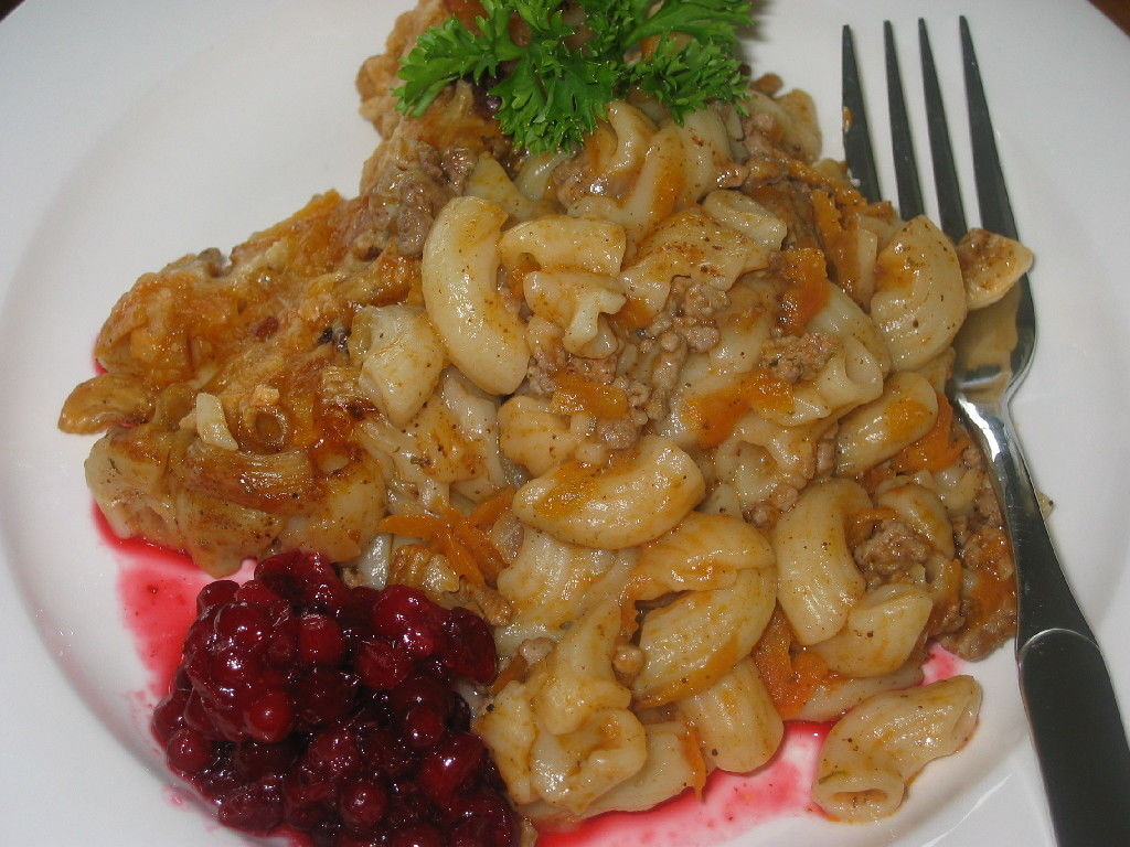 Jauhelihaporkkana Makaronilaatikko Resepti