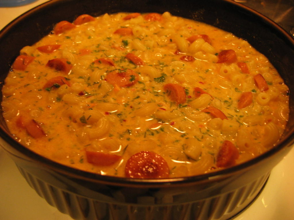 Nakkimakaroonilaatikkoa Resepti