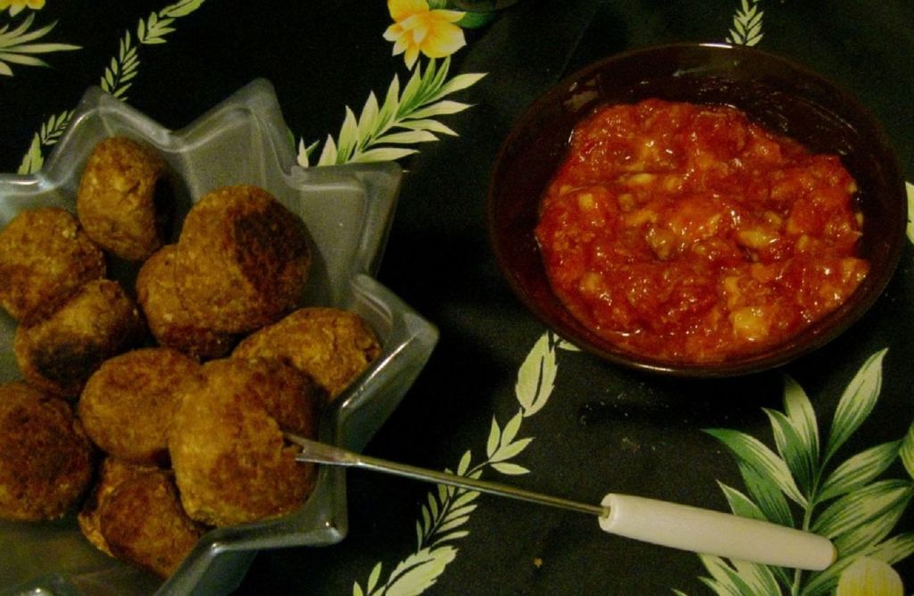 Intialaiset soijapullat & dippikastike Resepti