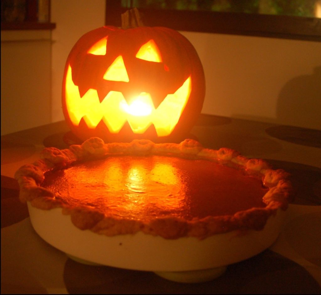 Kurpitsapiiras Kurpitsalyhty Pumpkin Pie Jack o Lantern Resepti kurpitsapiiras-kurpitsalyhty-pumpkin-pie-jack-o-lantern-resepti