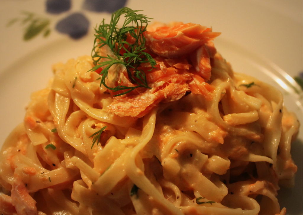 Savulohipasta Resepti