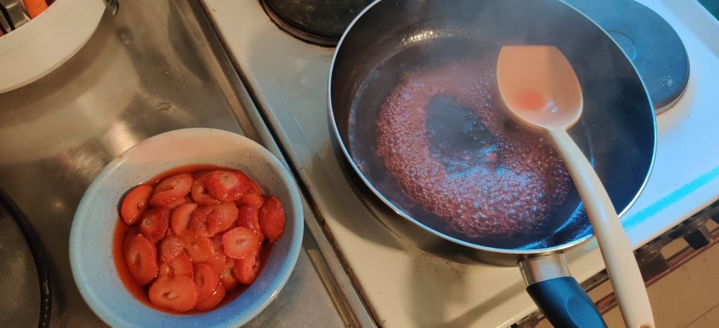 Valkoviinimansikat Vaniljaj tel n Kera Resepti Kotikokki