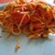 Spagetti tomaatti-basilika-paprika-valkosipulikastikkeessa